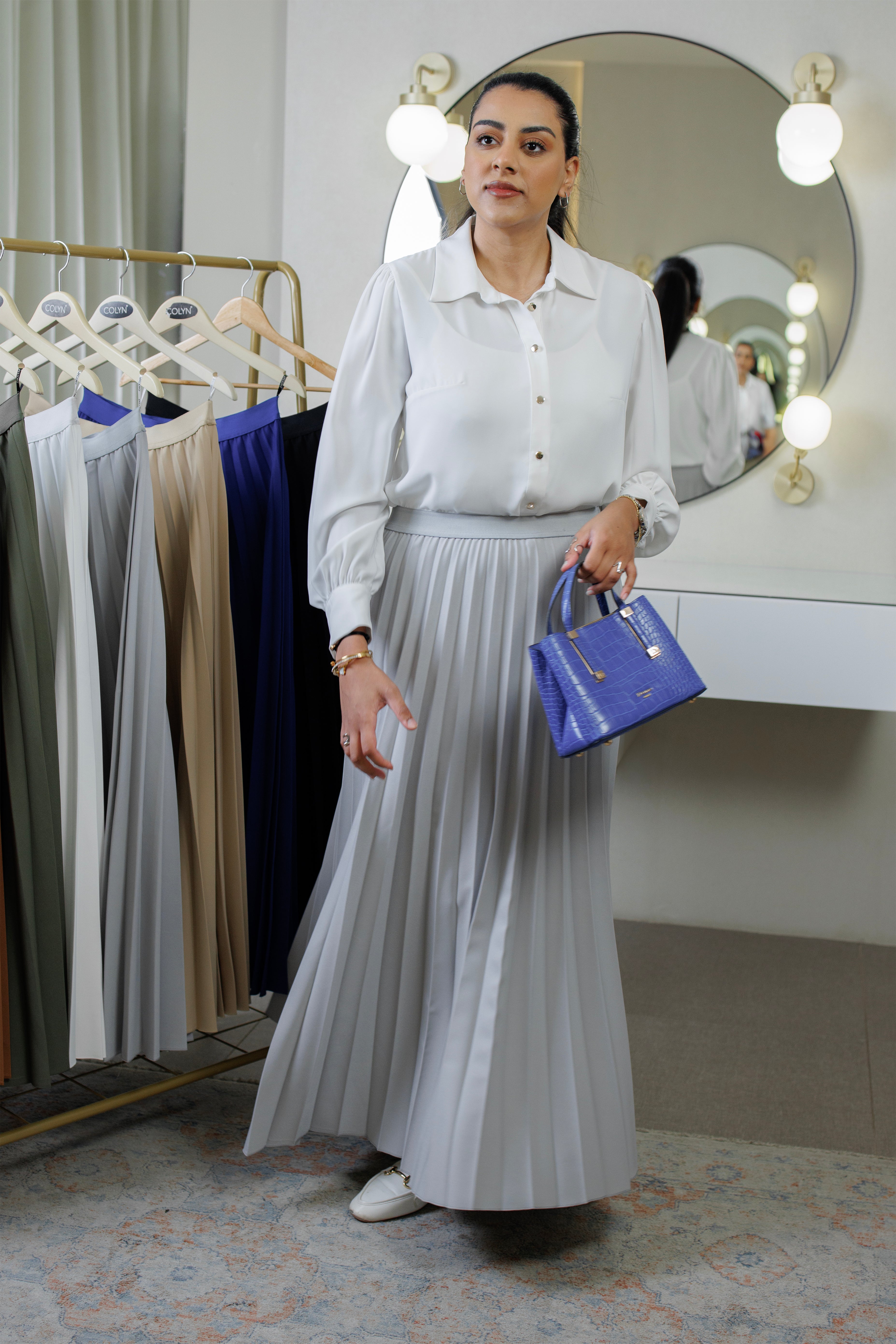 Long-Sleeve Buttoned Blouse